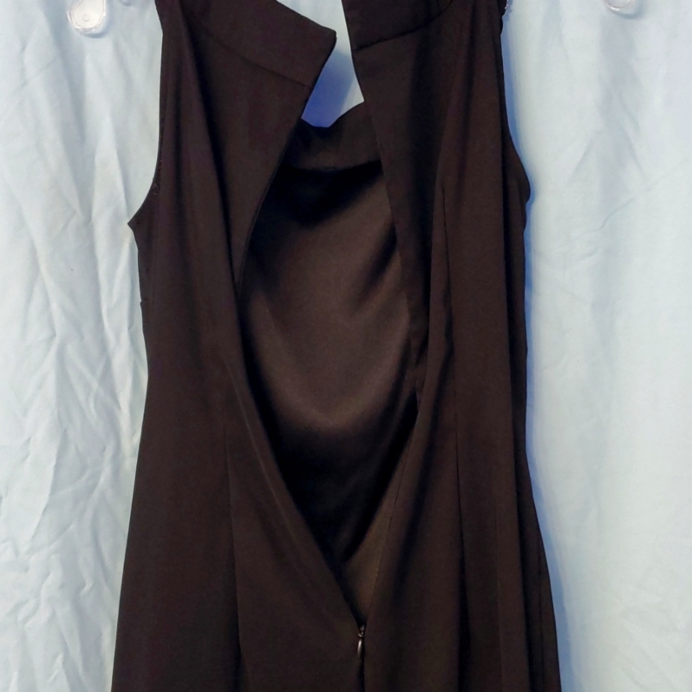 Womens LBD sz 6 🖤 Midi cocktail dress, jeweled neckline, PERFECT condition 😍 - Picture 8 of 11